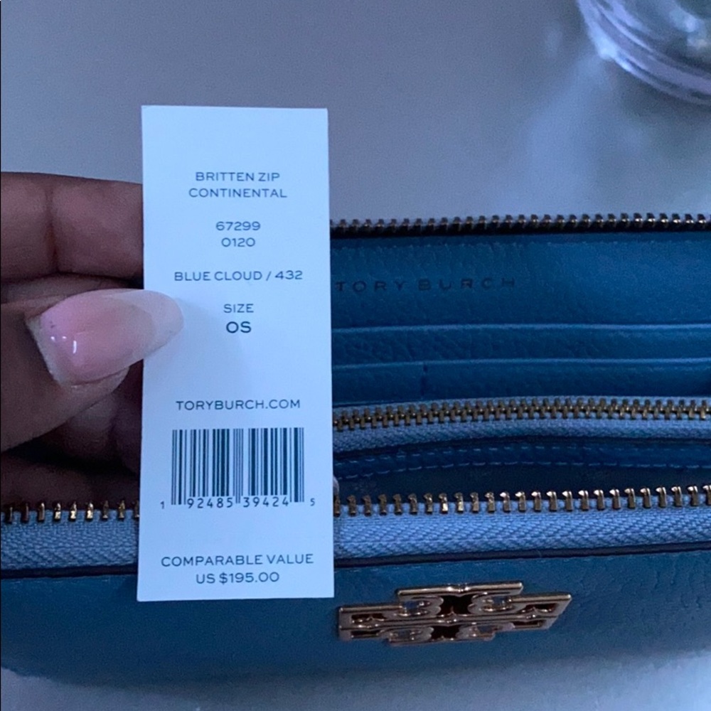 AUTHENTIC Tory Burch Britten Zip  Wallet - Picture 5 of 5